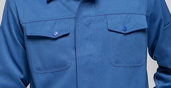 淺藍色防靜電工作服套裝(圖6) 前胸口袋工藝