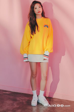 女士衛(wèi)衣怎么穿好看 【女款衛(wèi)衣搭配圖】(圖2)