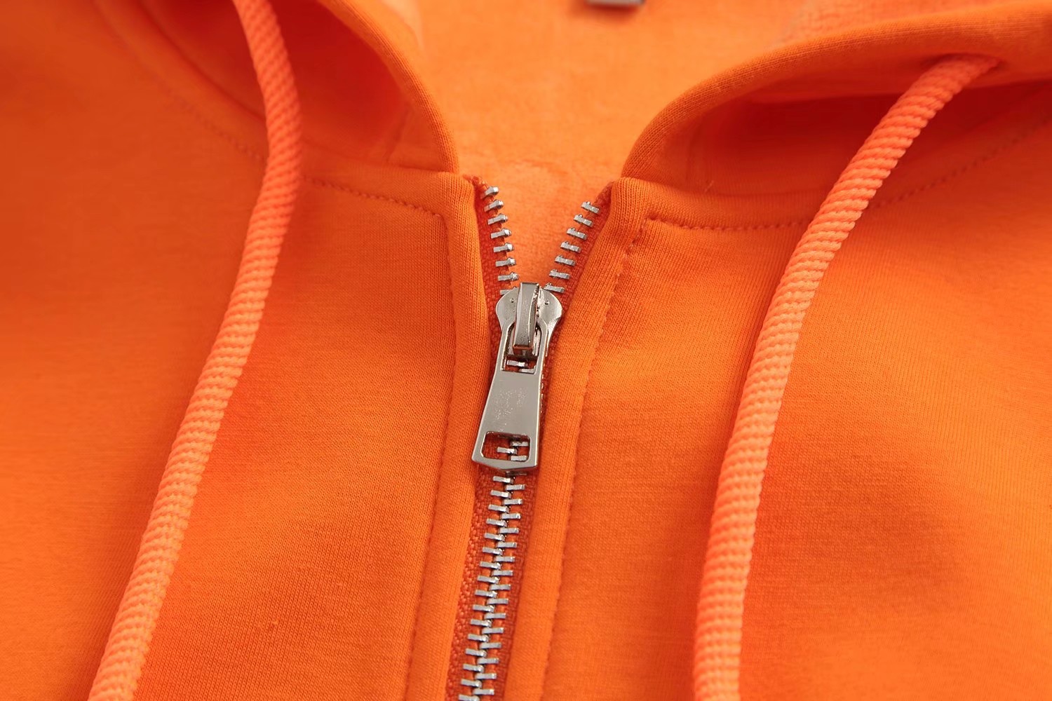 衛(wèi)衣定制廠家(圖6) 衛(wèi)衣定制廠家(圖6)